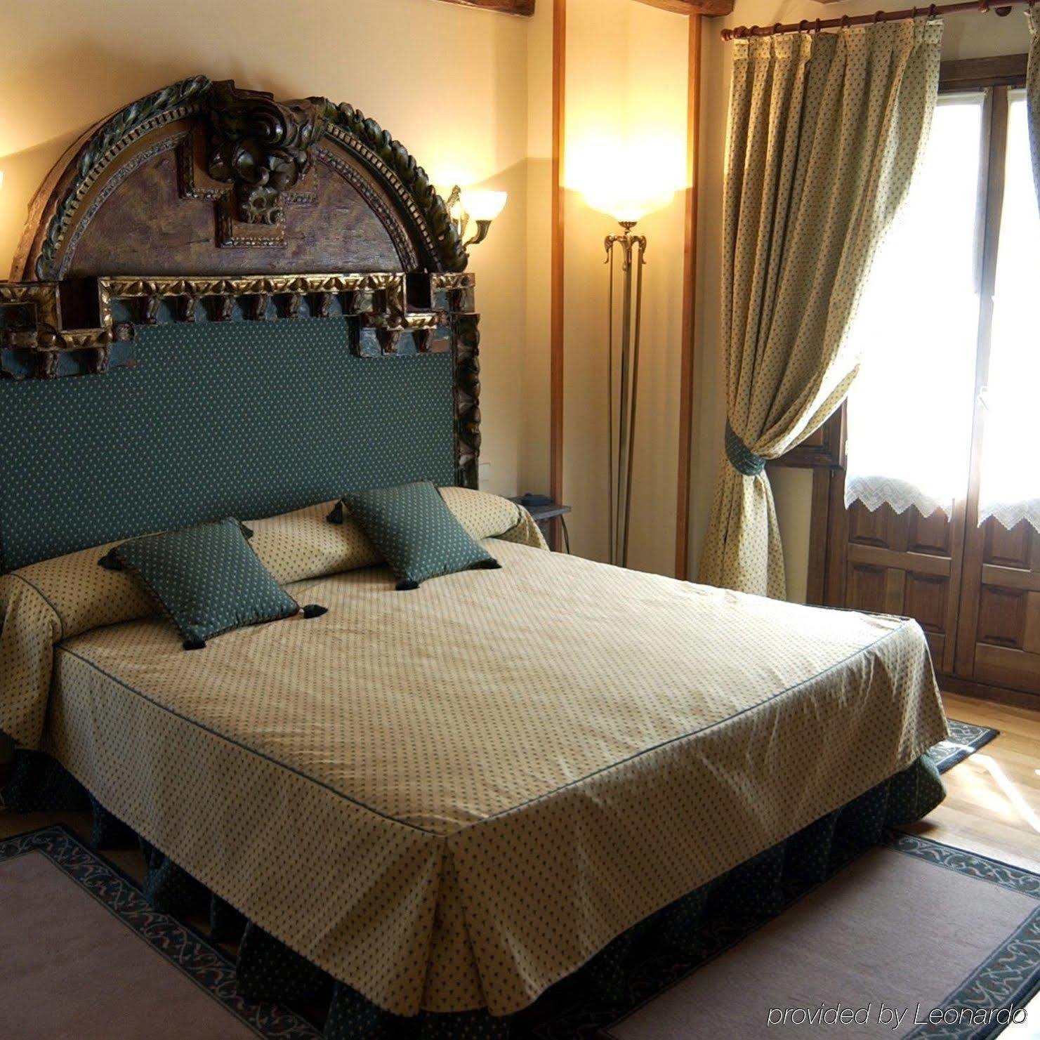 Hotel Alcazar Segovia Ruang foto